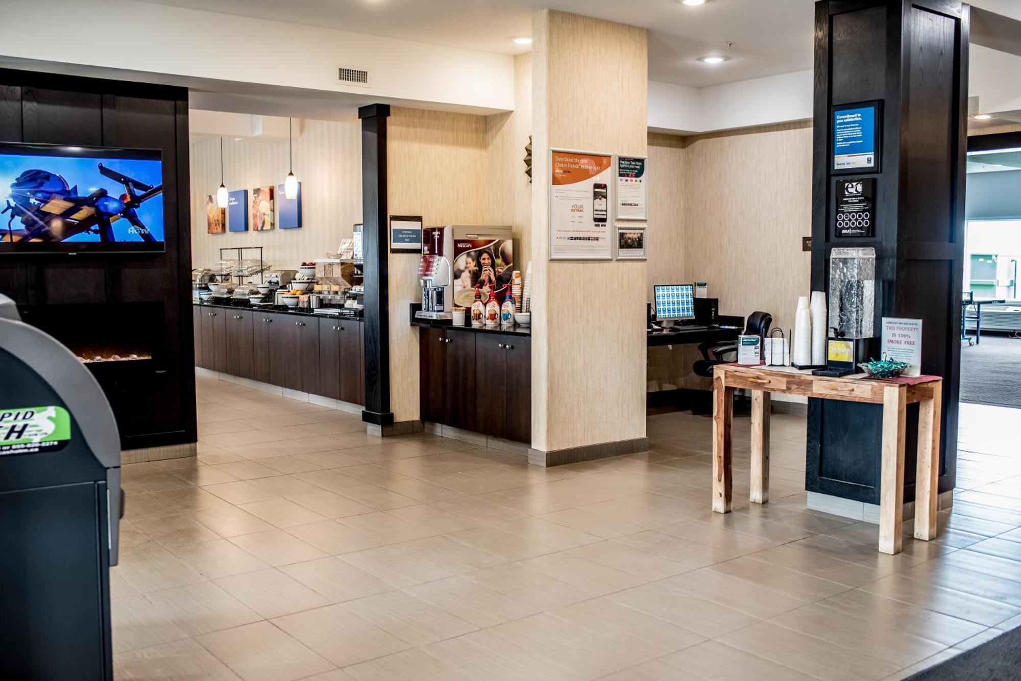 Comfort Inn & Suites Fox Creek Экстерьер фото